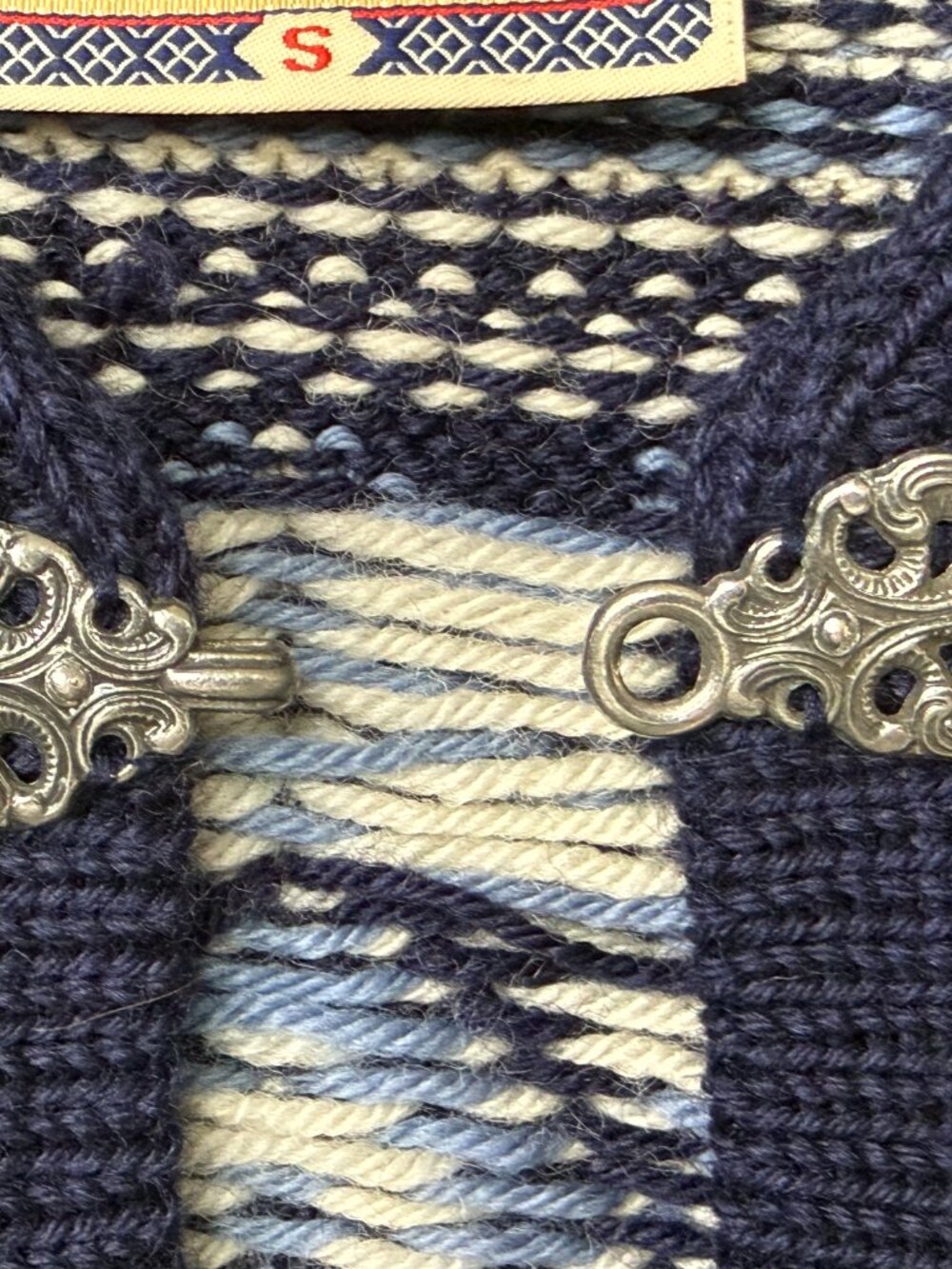 Dale of Norway Wool Cardigan Nordic Sweater Blue Fair Isle Toggle Clasp S - Picture 4 of 8